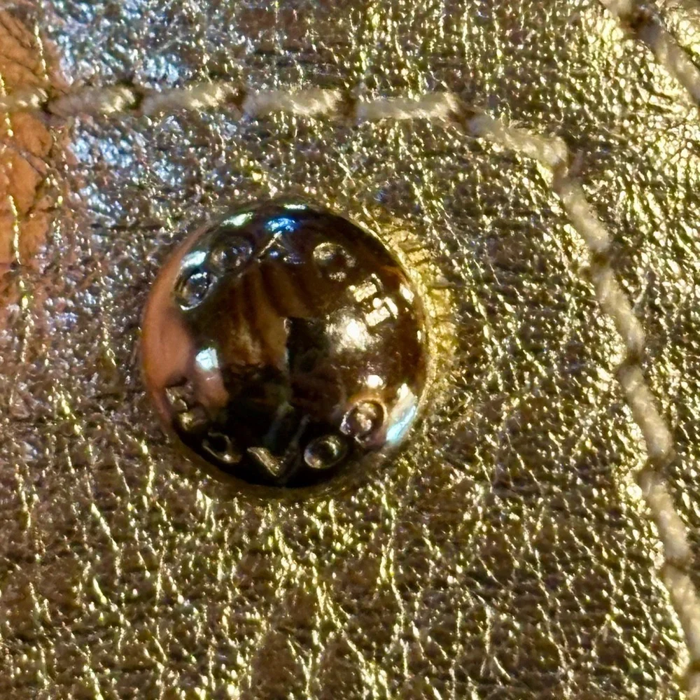 ⭐️Coach Chelsea Leather Metallic Gold Round Toe Flats ⭐️